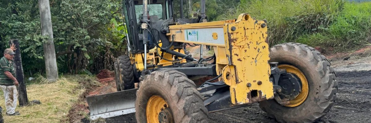 Juquiá Recupera Patrol e Reforça Manutenção das Estradas Rurais