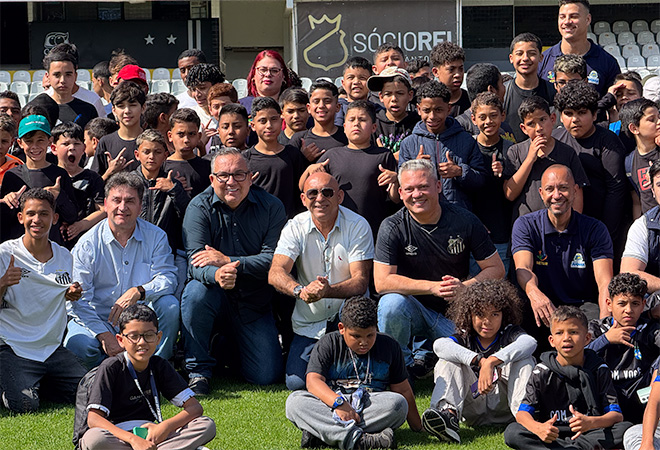 Atletas de Juquiá conhecem a Vila Belmiro